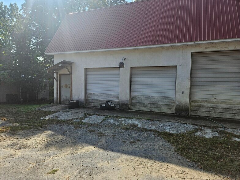 More Photos Of 8 Harrisburg Rd, Stony Creek Apartments For Sale