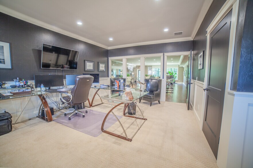 More Photos Of 20 W Highway 130, Newcastle General Retail For Sale