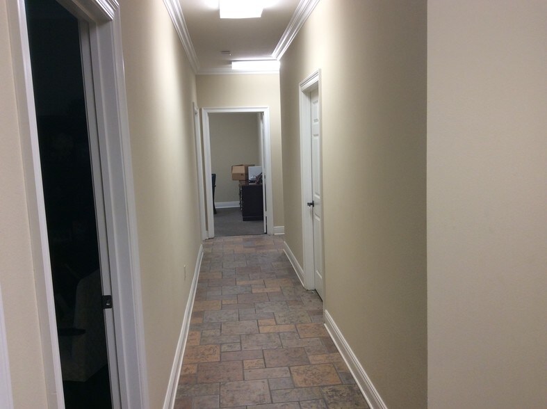 More Photos Of 14635 S Harrell's Ferry Rd, Baton Rouge Office For Sale