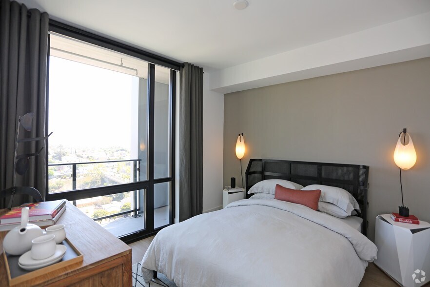 More Photos Of 1501 Island Ave, San Diego Apartments For Lease