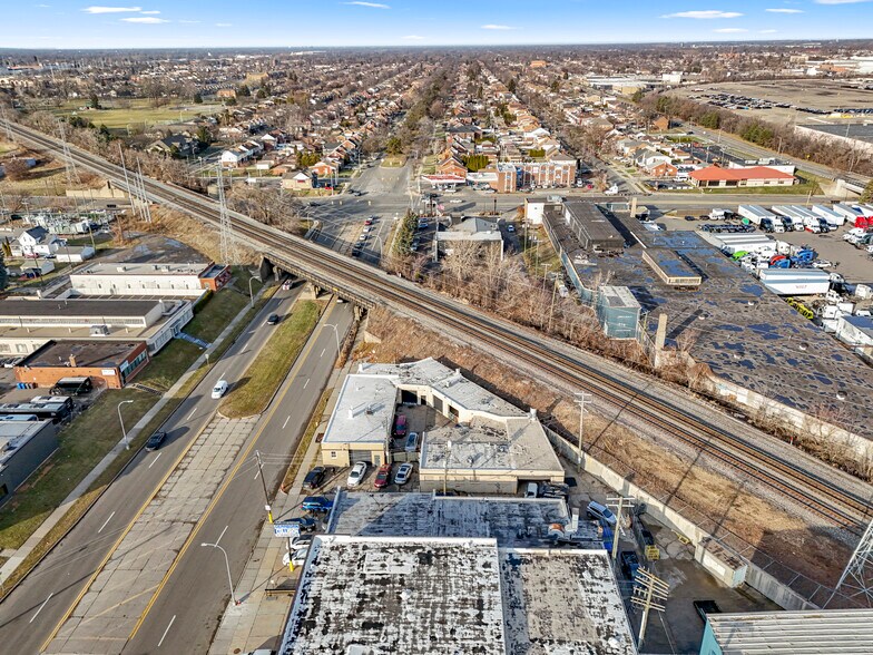 More Photos Of 5420 Oakman Blvd, Dearborn Warehouse For Sale
