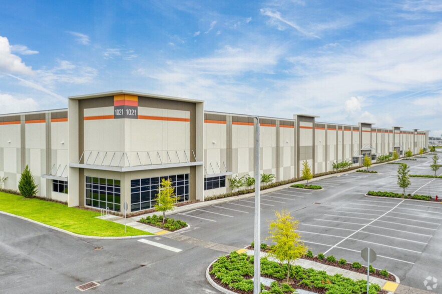 Primary Photo Of 1021 Crews Commerce Dr, Orlando Distribution For Lease