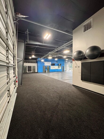 More Photos Of 16726 Huffmeister Rd, Cypress Freestanding For Lease