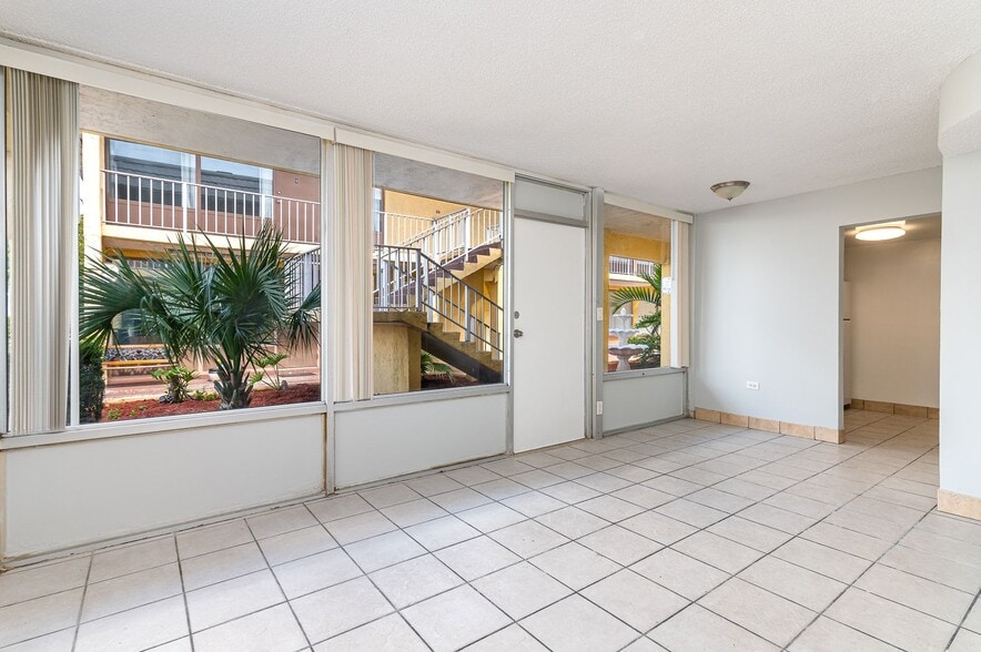More Photos Of 999 W Prospect Rd, Oakland Park Apartments For Sale