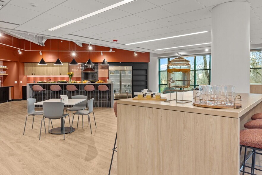 More Photos Of 1000 Northbrook Dr, Trevose Office For Sale