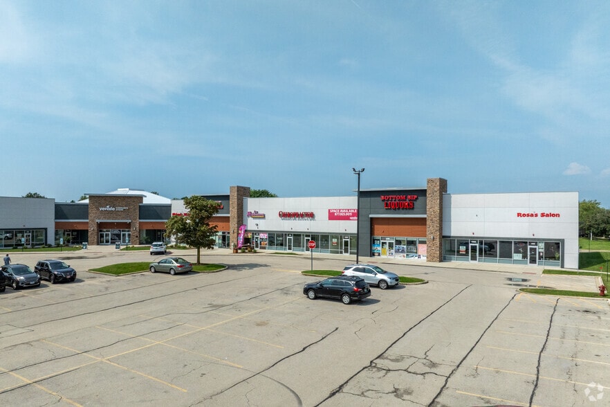 More Photos Of 402-440 N Weber Rd, Romeoville Freestanding For Sale