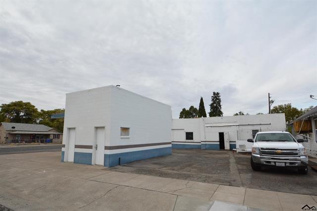 More Photos Of 1000 Walnut St, Red Bluff Service For Sale