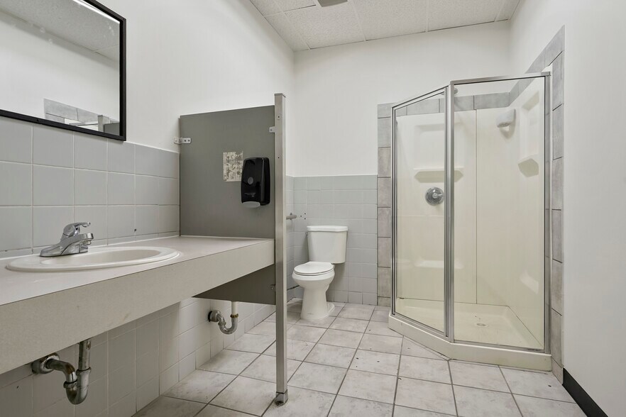More Photos Of 5981 Marion Dr, Denver Warehouse For Sale