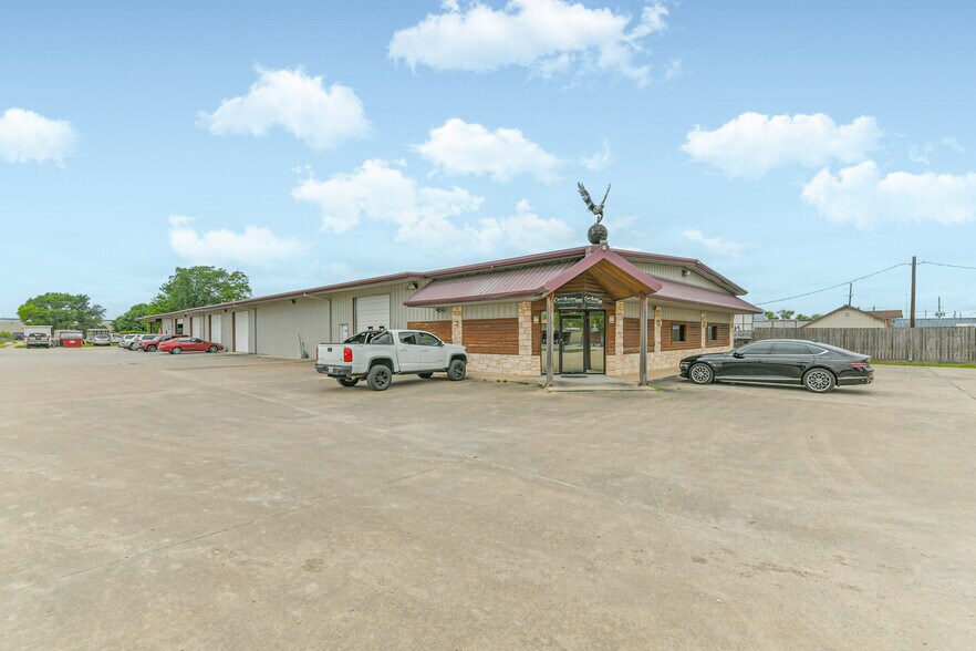 More Photos Of 7449 Wright Rd, Houston Manufacturing For Sale