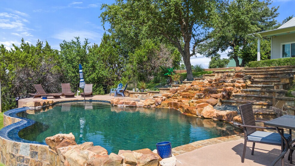 More Photos Of 4607 R O Dr, Spicewood Lodge Meeting Hall For Sale