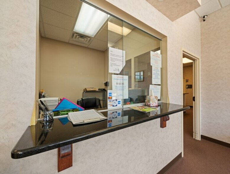 More Photos Of 781 Weatherly Dr, Clarksville Medical For Sale