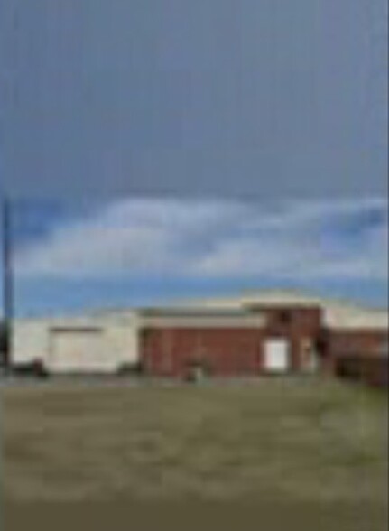 More Photos Of 4453 Broadway, Macon-Bibb Distribution For Lease