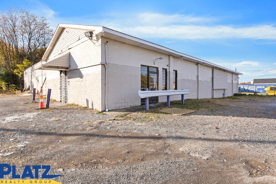 Primary Photo Of 1410 Market St, Youngstown General Retail For Lease