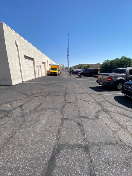 More Photos Of 7655 E Redfield Rd, Scottsdale Light Distribution For Lease