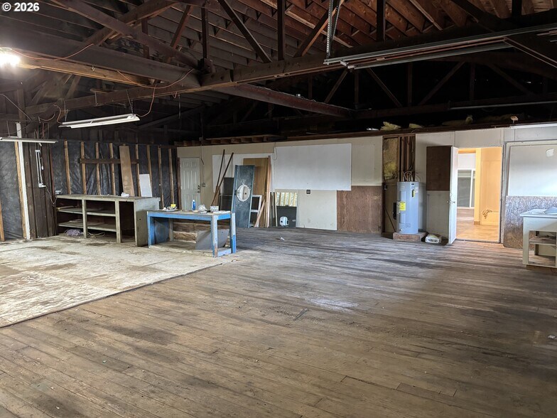 More Photos Of 1466 NE Lafayette Ave, McMinnville Flex For Lease