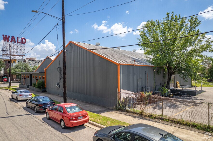 More Photos Of 815 Emancipation Ave, Houston Industrial For Sale