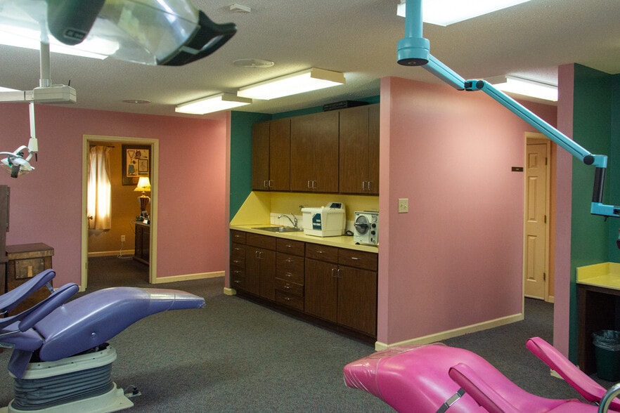 More Photos Of 1304 14th Ave SE, Decatur Medical For Sale