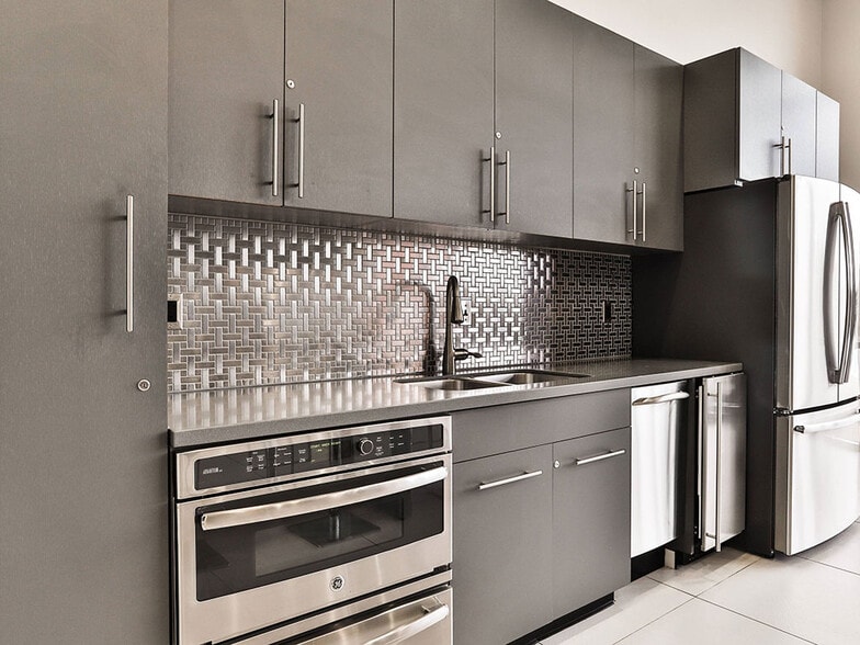 More Photos Of 1520 S 5th St, Saint Charles Unknown For Lease