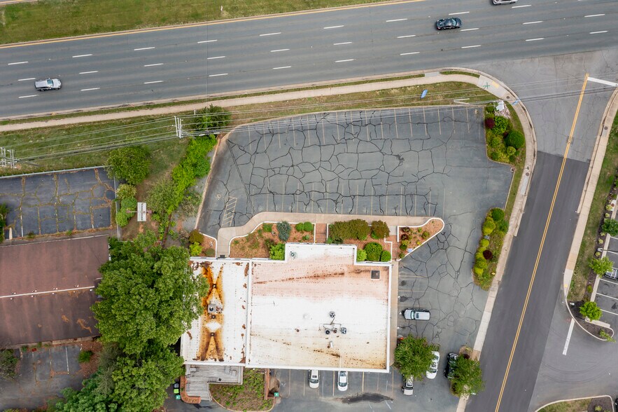 More Photos Of 490 Westfield Rd, Charlottesville Storefront Retail Office For Sale