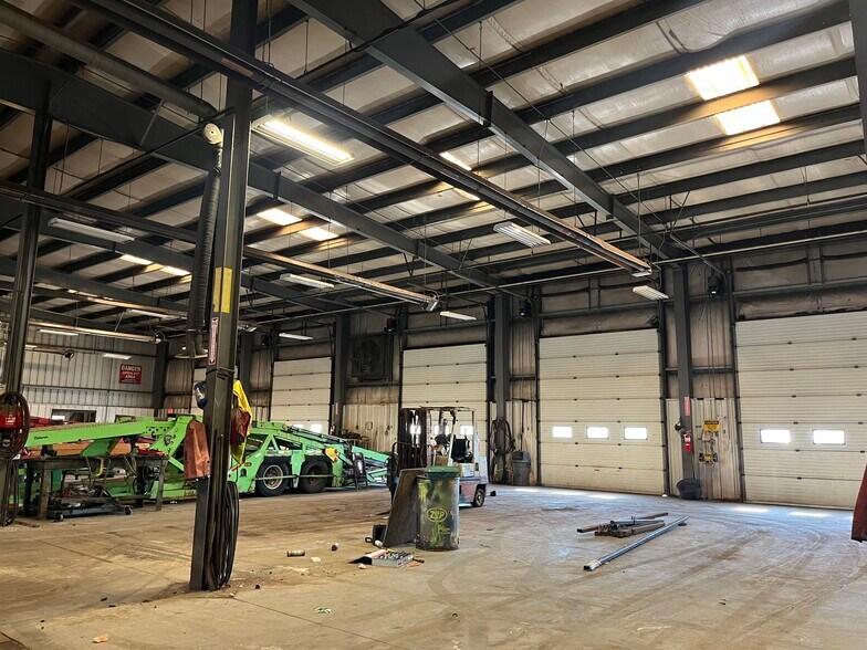 More Photos Of 75 Ransier Dr, Buffalo Truck Terminal For Sale