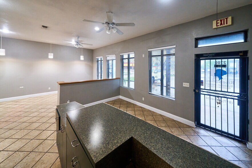 More Photos Of 2700-2704 Hemphill St, Fort Worth Medical For Sale