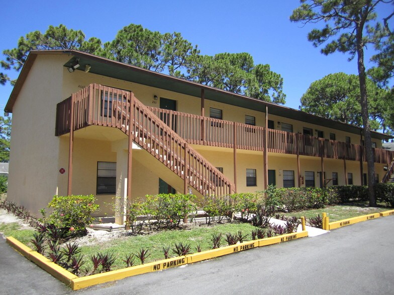 Primary Photo Of 4655 Wellman Trl, Lake Worth Apartments For Sale