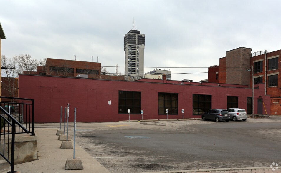 More Photos Of 135 Rebecca St, Hamilton Office For Lease