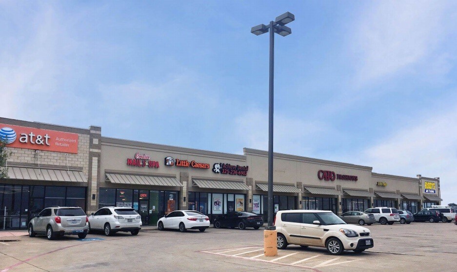 More Photos Of 309 NE Georgia Ave, Sweetwater Storefront Retail Office For Lease