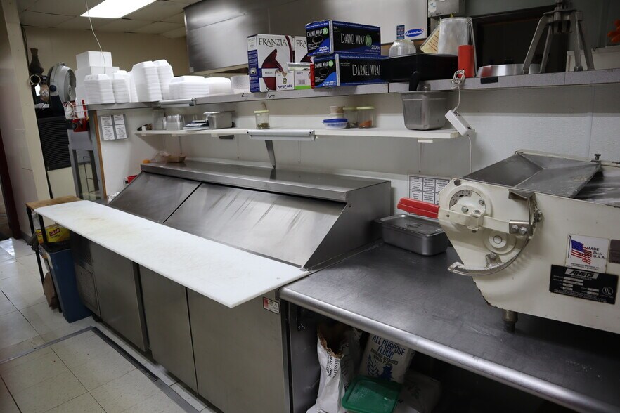More Photos Of 125 S Main St, Burlington Restaurant For Lease
