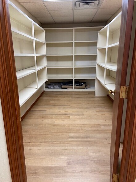 More Photos Of 910 S Bryant Ave, Edmond Medical For Sale