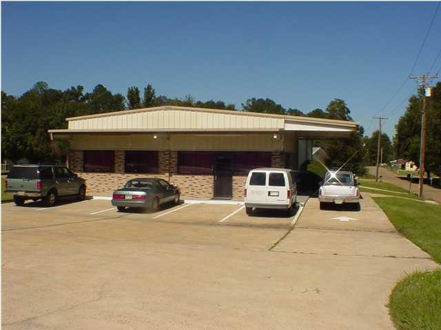 Primary Photo Of 1582 Simpson Highway 149, Mendenhall Convenience Store For Sale