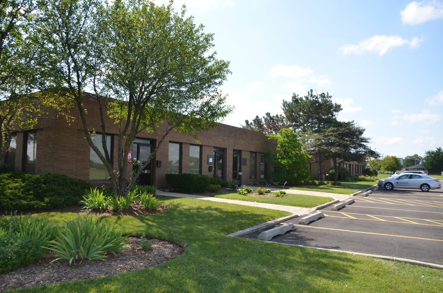 More Photos Of 4255 Westbrook Dr, Aurora Medical For Lease