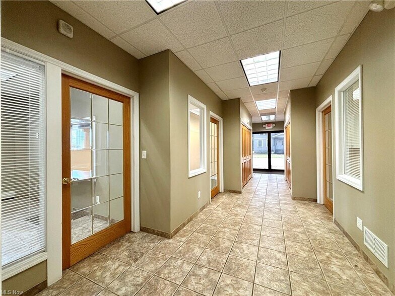 More Photos Of 3312 Lake Ave, Ashtabula Office For Sale