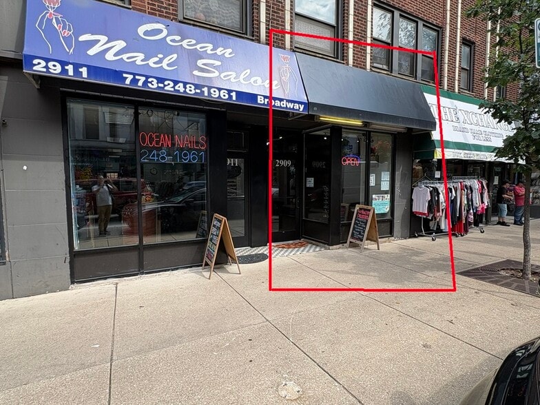 More Photos Of 2903 N Broadway St, Chicago Apartments For Lease
