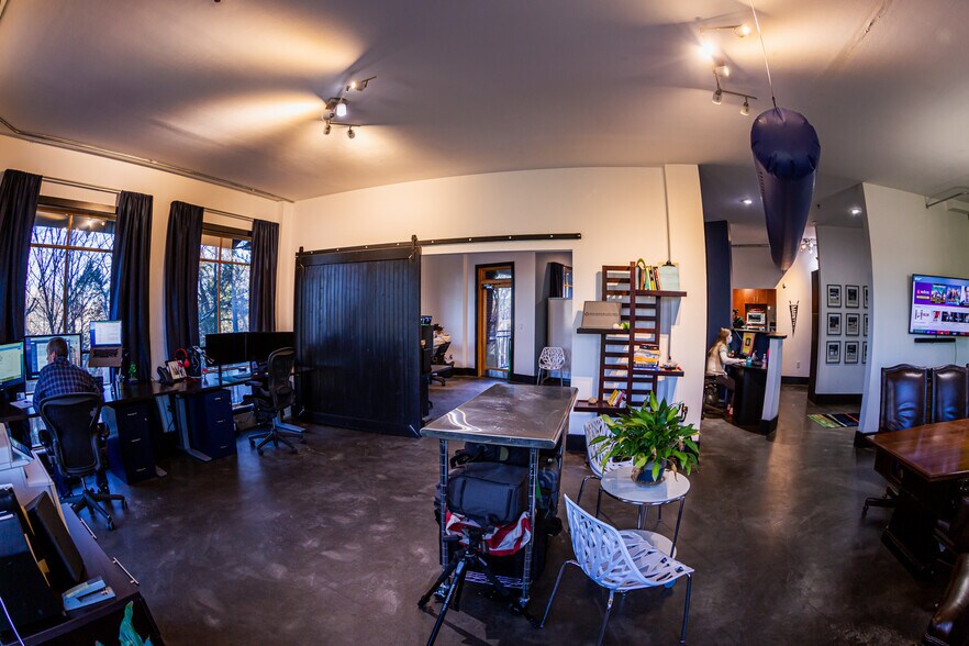 More Photos Of 319 Atlanta St, Marietta Office For Sale