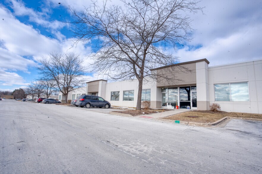 Primary Photo Of N Pepper Rd, Barrington Medical For Lease