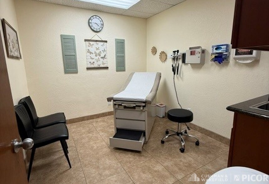 More Photos Of 6560 E Carondelet Dr, Tucson Medical For Lease