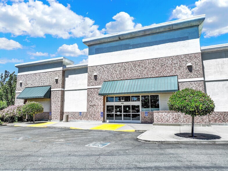 More Photos Of 3340 N Texas St, Fairfield Drugstore For Lease