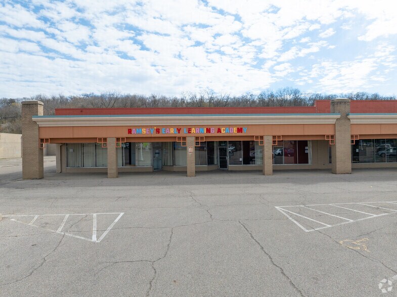 More Photos Of 2250-2600 Dixie Hwy, Hamilton Unknown For Lease