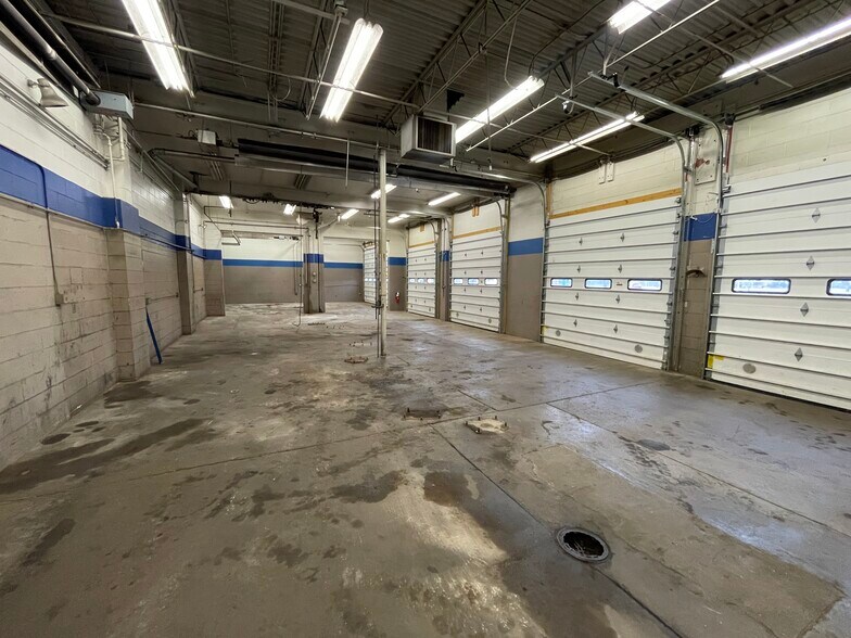 More Photos Of 5500 W Broadway Ave, Minneapolis Storefront Retail Office For Sale