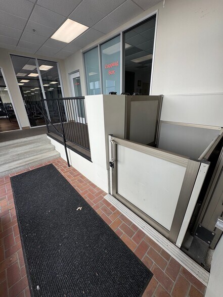 More Photos Of 250 Main St, San Mateo General Retail For Lease