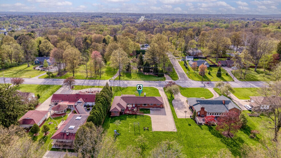 More Photos Of 327 S Miller Rd, Fairlawn Assisted Living For Sale