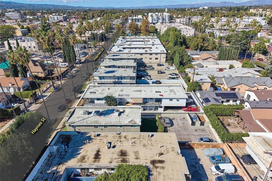 More Photos Of 14317 Haynes St, Van Nuys Apartments For Sale