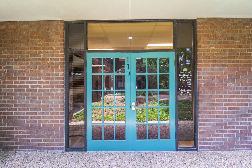 More Photos Of 13131 Champions Dr, Houston Medical For Lease