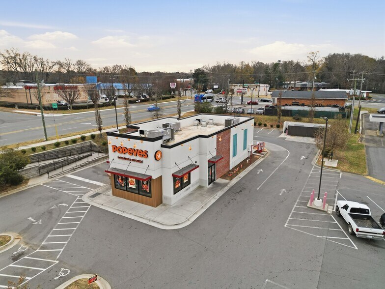 Primary Photo Of 6107 The Plaza, Charlotte Freestanding For Lease