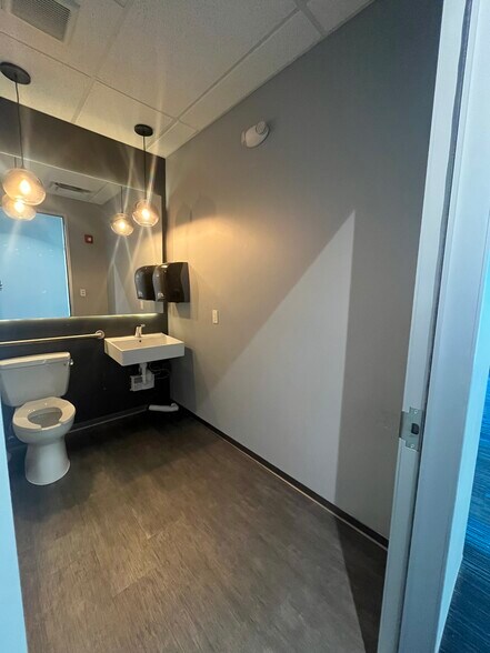 More Photos Of 260 SW Natura Ave, Deerfield Beach Medical For Lease