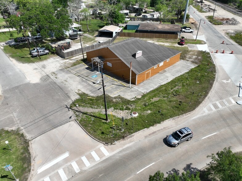 More Photos Of 4200 42nd St, Dickinson Freestanding For Sale