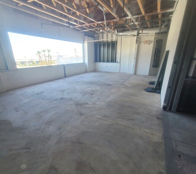 More Photos Of 3345 Pepper Ln, Las Vegas Light Distribution For Sale