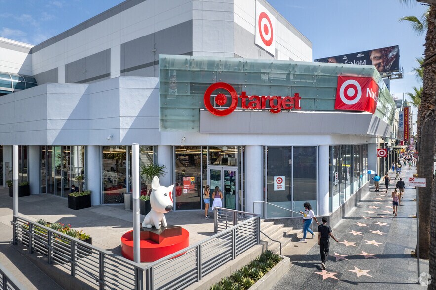 More Photos Of 7021 Hollywood Blvd, Los Angeles General Retail For Lease