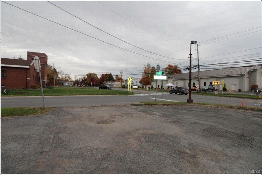 More Photos Of 585 S Main St, Central Square Auto Dealership For Sale